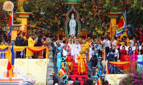  Lễ Phật - Quan Thế m tại Đà Nẵng 
