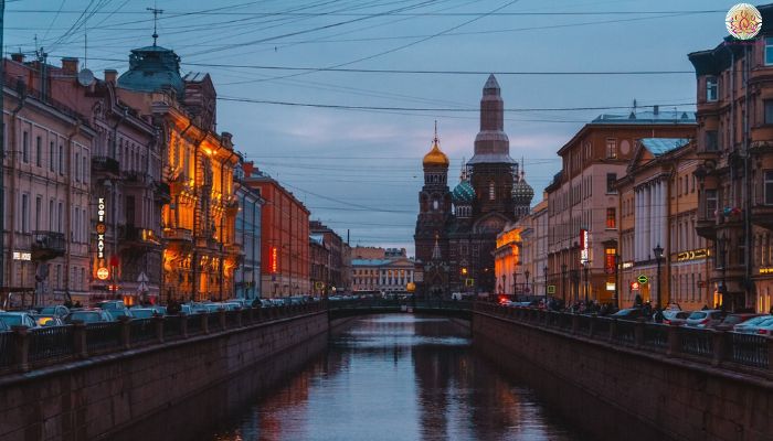 Từ saint petersburg trở lại moscow