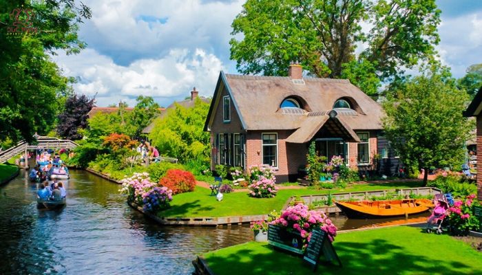 Khám Phá Cologne và Làng Cổ Tích Giethoorn